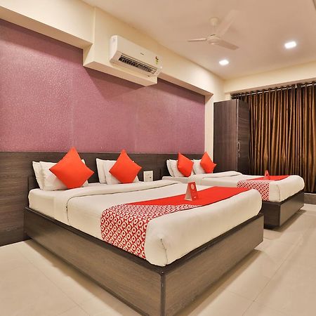 Royal Rituals Hotel Surat Buitenkant foto
