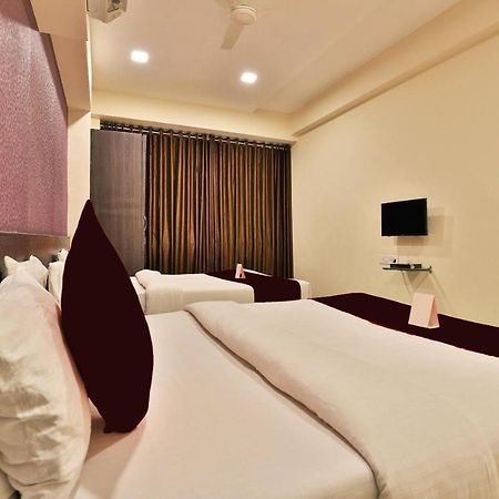 Royal Rituals Hotel Surat Buitenkant foto