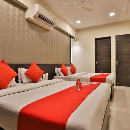 Royal Rituals Hotel Surat Buitenkant foto