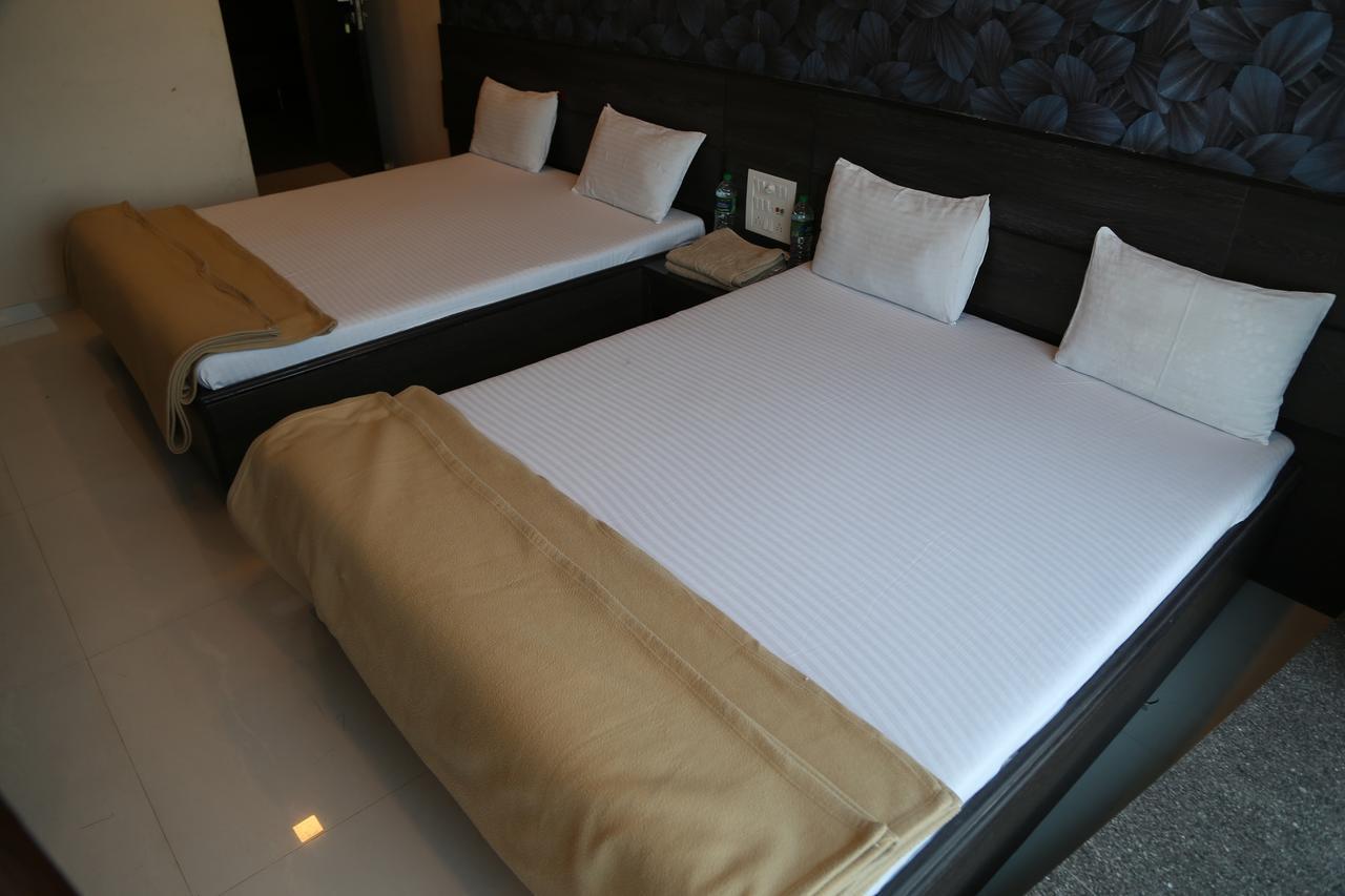 Royal Rituals Hotel Surat Buitenkant foto