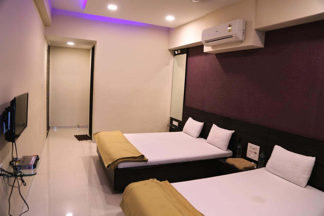 Royal Rituals Hotel Surat Buitenkant foto