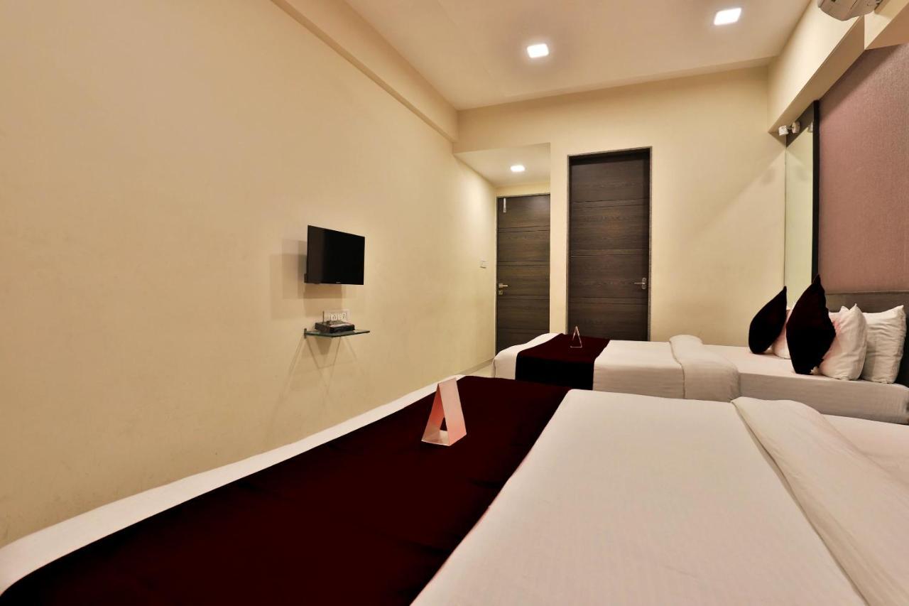 Royal Rituals Hotel Surat Buitenkant foto